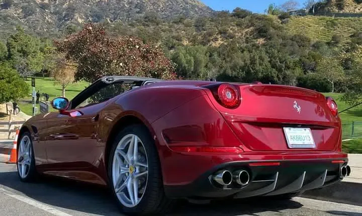 Private Ferrari California T Drive from Hollywood to Sunset Plaza