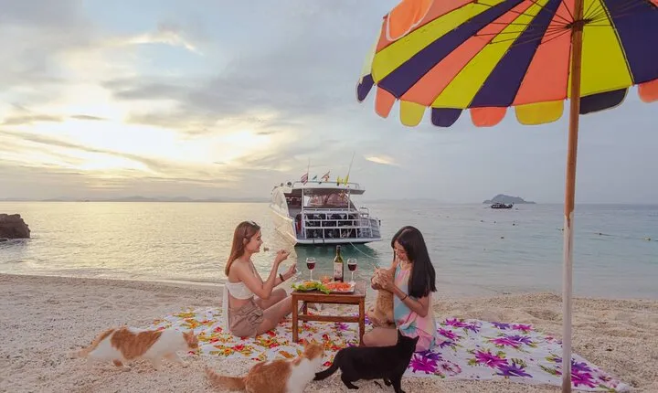 Maya Bay, Phi Phi Islands and Khai Island Sunset Tour By Speedboat From Phuket