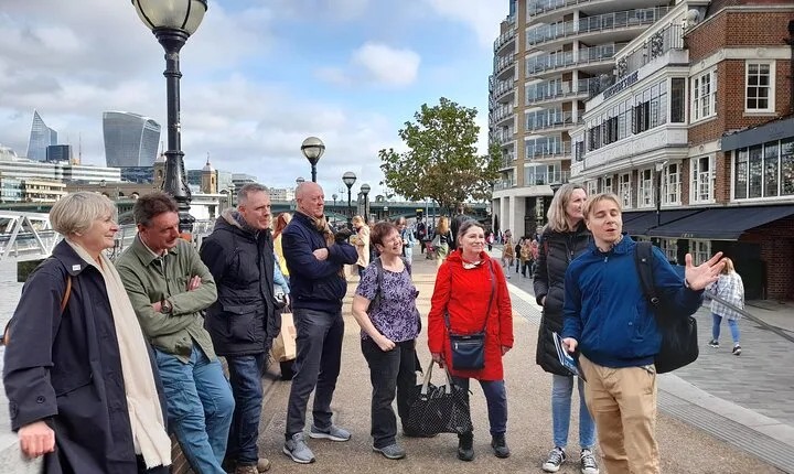 West End and South Bank Theatre Walking Tour in London