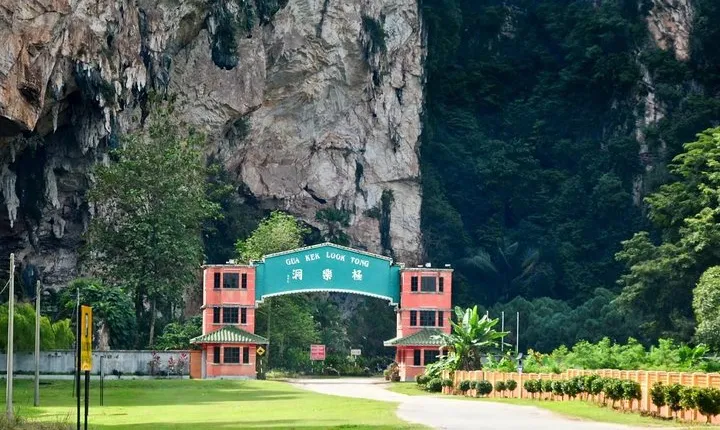 Kuala Lumpur Airport To Penang City Hotels EN-ROUTE Ipoh Heritage Tour