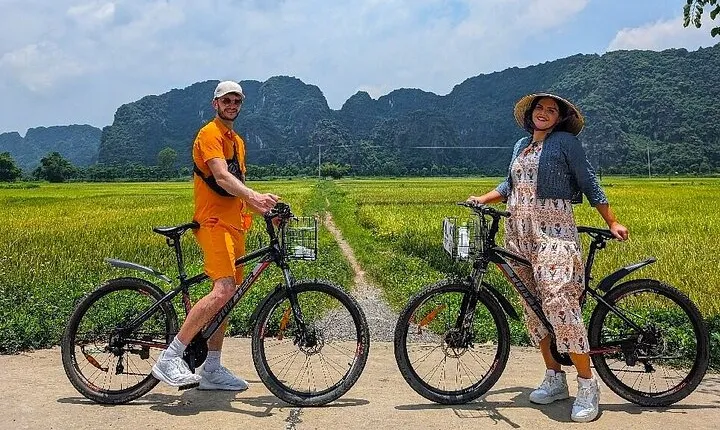 Best Day Trip from Hanoi: Hoa Lu, Tam Coc, Mua Caves Small Group
