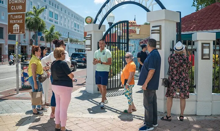 Miami City Tour: 3-Hours iconic neighborhoods exploration