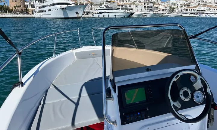 Boat Rental Without a License from Puerto Banús