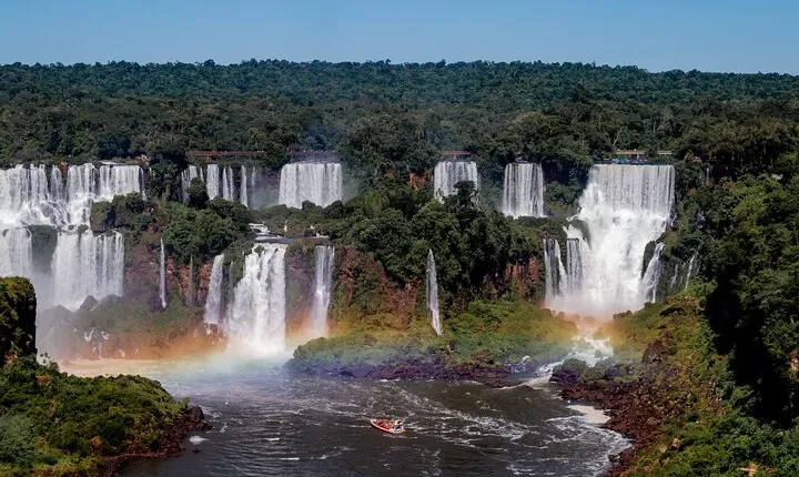 Iguazu Falls: Visit to Brazilian Side with Boat Ride 