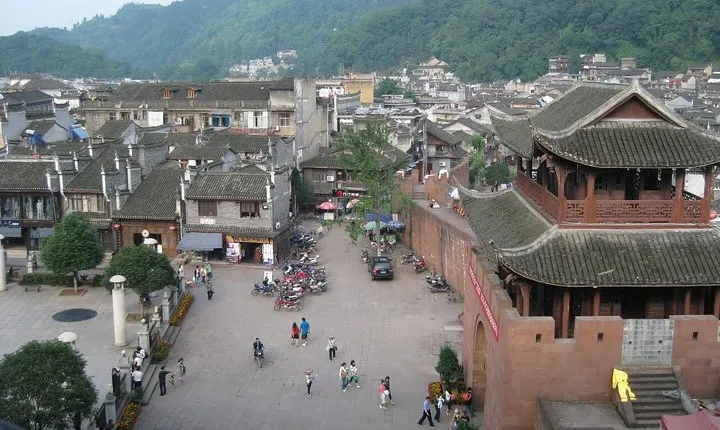 Private Day Tour: Tujia Ethnic Ancient Village of Shiyanping from Zhangjiajie