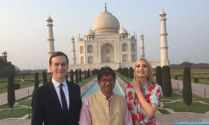 Taj Mahal Tour From Delhi By High End Luxury Car