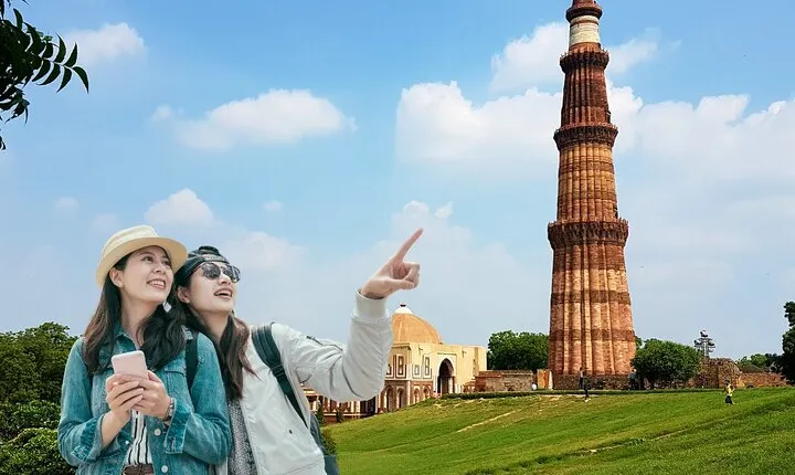 Private Full Day Old and New Delhi Tour with Akshardham Temple