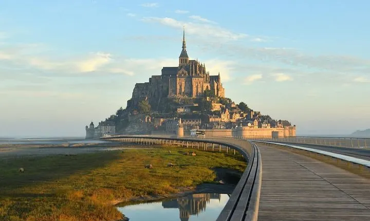 Private Transfer from Paris to Mont Saint-Michel - Up to 7 people