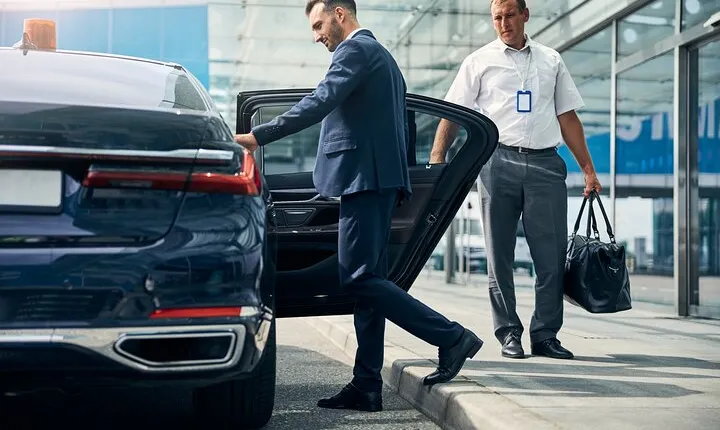 To or from London Heathrow Airport to Southampton Cruise Port