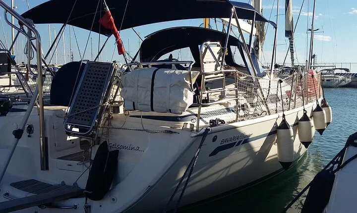 Activities on the Amalfi coast with a sailing boat