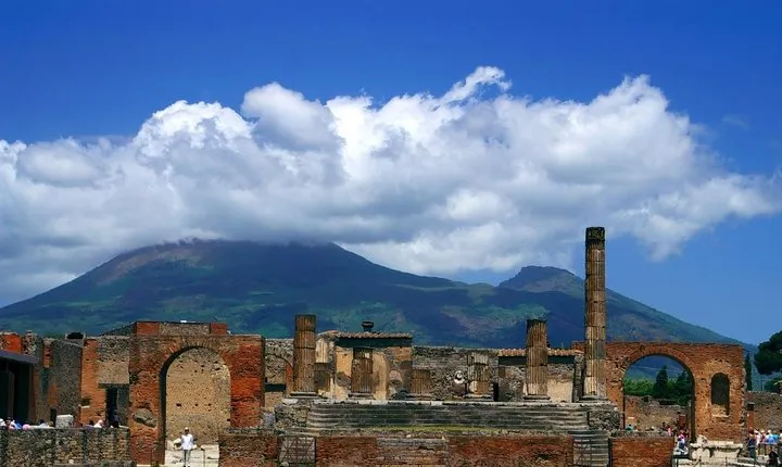 Pompeii, Herculaneum ruins and lunch in local winery restaurant