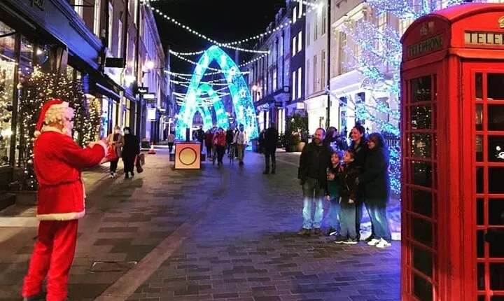 London Private Christmas Lights Taxi Tour with Pick Up