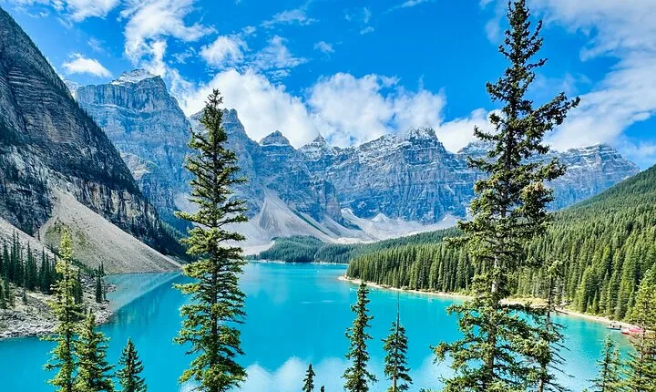 Day Trip to Lake Louise, Moraine Lake, Emerald Lake from Banff