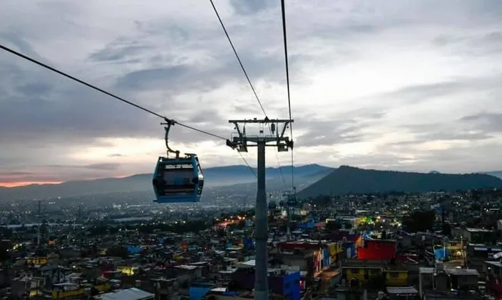 Cable car on a walking tour through iztapalapa