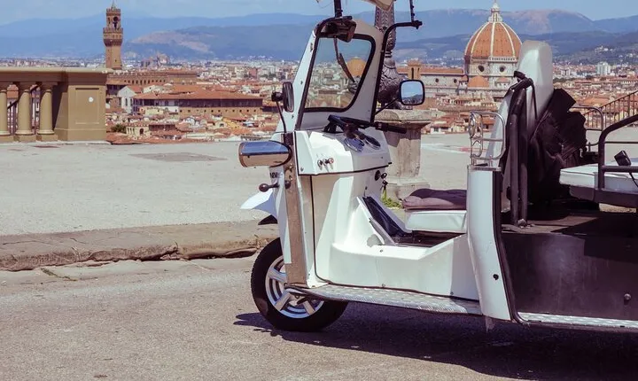 Golf Cart Tour to Fiesole Theatre & Michelangelo Square