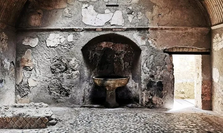 Two-hour guided tour of Herculaneum with an Archaeologist