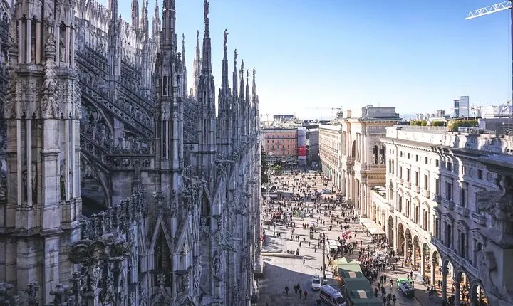 Private Walking City Tour in Milan