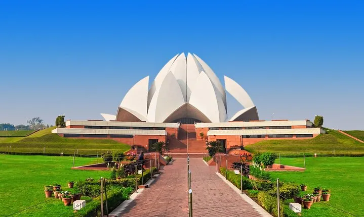 Private Full Day Old and New Delhi City Tour by AC Car and Guide