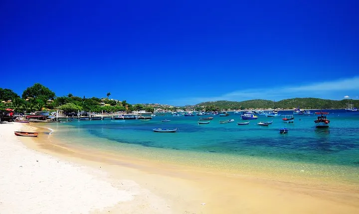 Buzios Day Trip with Lunch, City Tour and Cruise from Rio de Janeiro