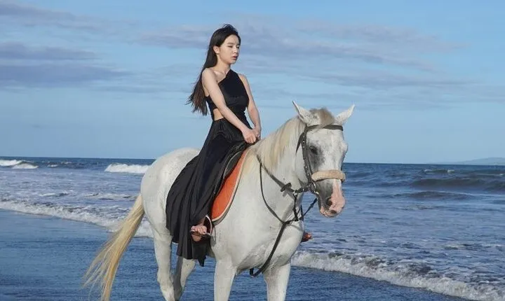 Bali Horse Riding Trot & Canter Sanur Beach include Transport