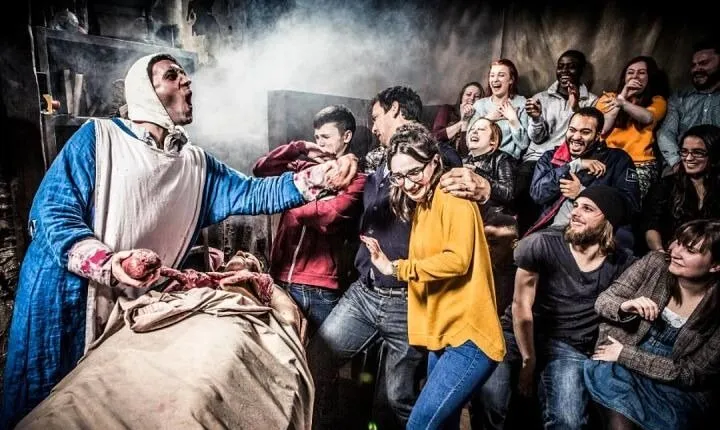London Dungeon Entry & Westminster Walking 3 Hour Tour
