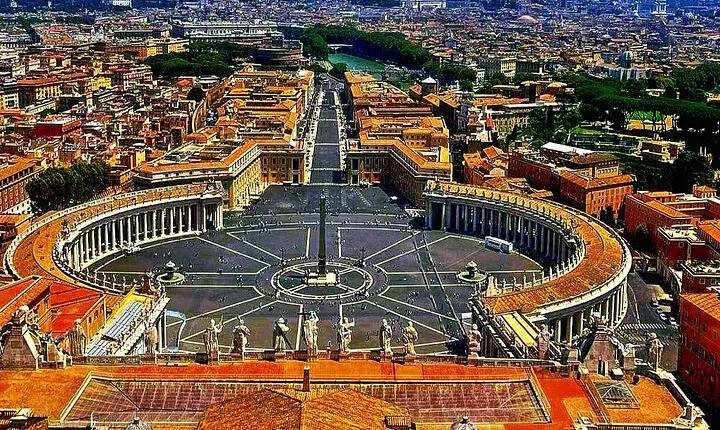 St. Peter's Basilica & Dome Tour with Professional Art Historian