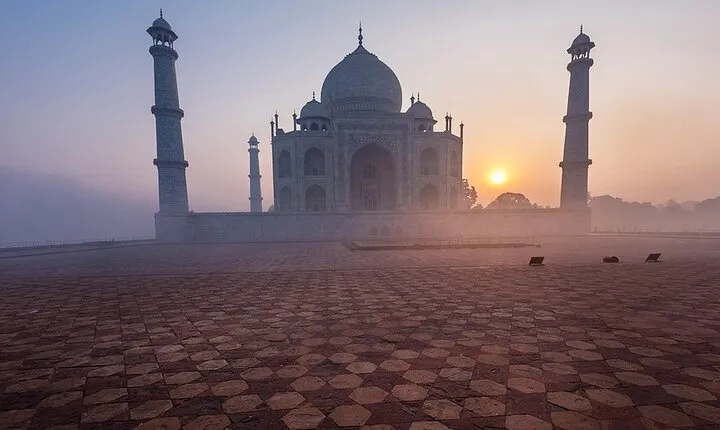 Private Half Day Sunrise Tour of Taj Mahal from Agra