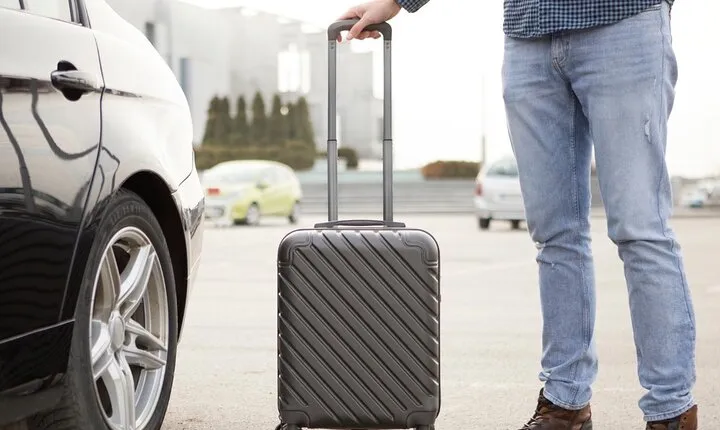 Private Transfer from Naples Airport to Sorrento Station