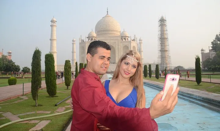 Private Day Tour of Taj Mahal and Agra Fort By Super fast train 
