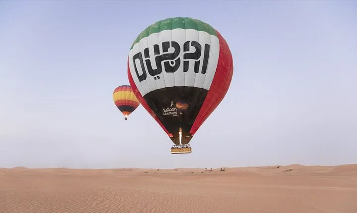 Amazing Views Of Dubai Beautiful Desert By Hot Air Balloon From Dubai