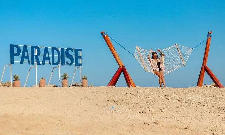 Paradise Island Adventure: Snorkeling & Lunch from Hurghada