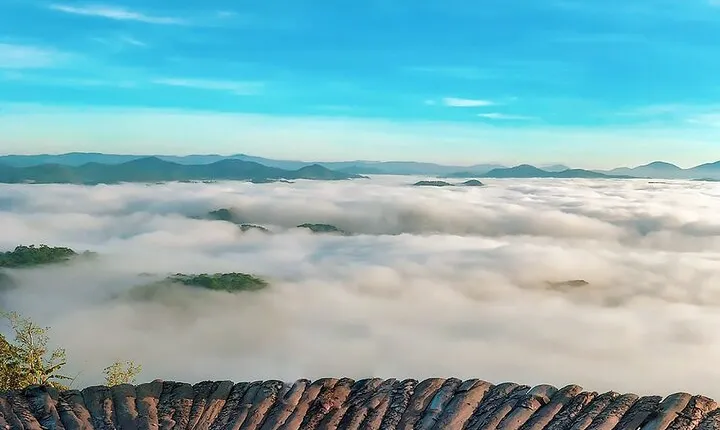 Cloud Hunting and the Glow of Dawn in Da Lat