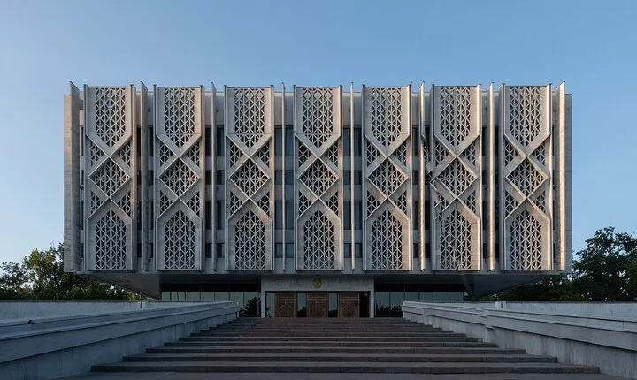 Tashkent Soviet Architecture (Modernism) and Subway station tour.