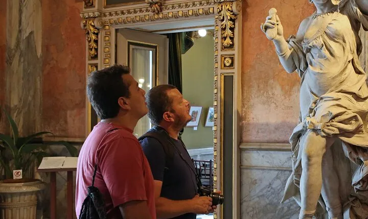 San Jose: Bites and Sights Walking Food Tour and National Museum 