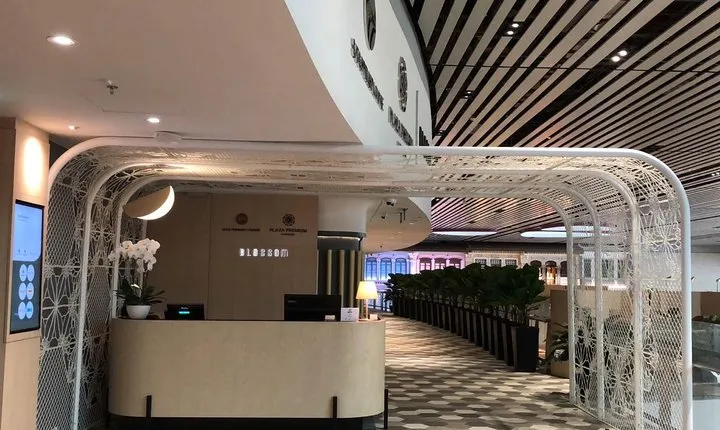 Singapore Changi Airport BLOSSOM - SATS & Plaza Premium Lounge at Terminal 4