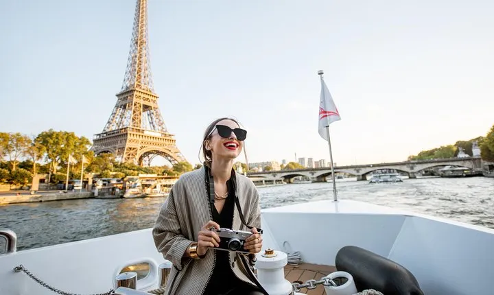 Seine River Guided Cruise Champagne Option by Vedettes de Paris