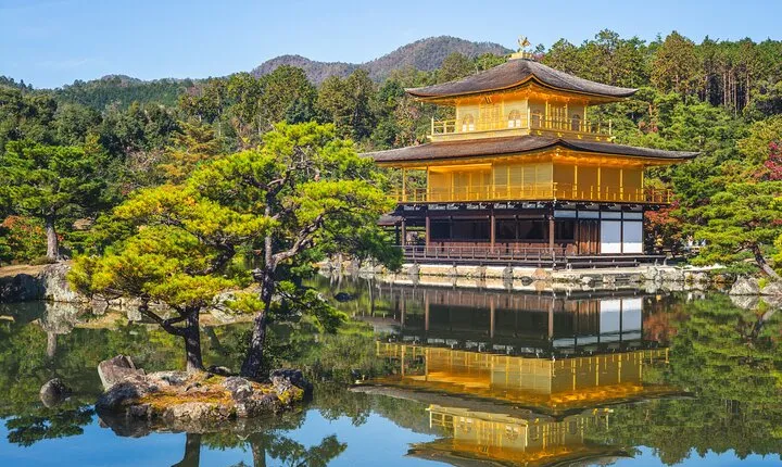 Kyoto: Kinkaku-ji Temple & Serene Garden Guided Tour with Tickets