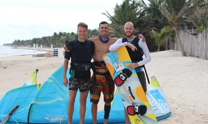 Group Kiteboarding Lesson in Tulum