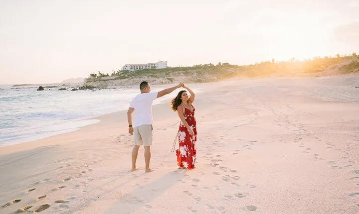 Private Vacation Photography Session with Local Photographer in Cabo San Lucas