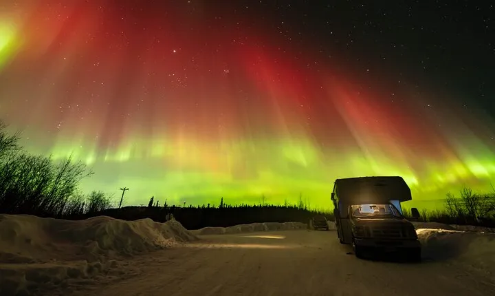 Luxury RV Small Group Aurora Chasing Tour with Photography