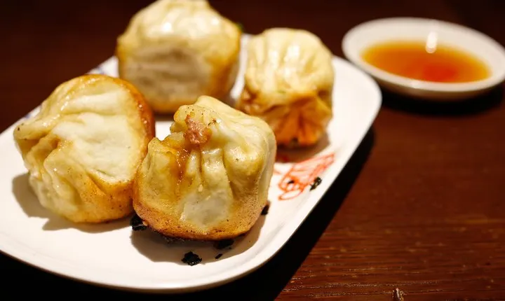 Authentic Local Food Tour in Central Shanghai