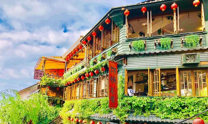 One-day private chartered car tour in Taipei: Yehliu, Jiufen, Pingxi, North Coast popular attractions with chartered car, professional Chinese/English driver
