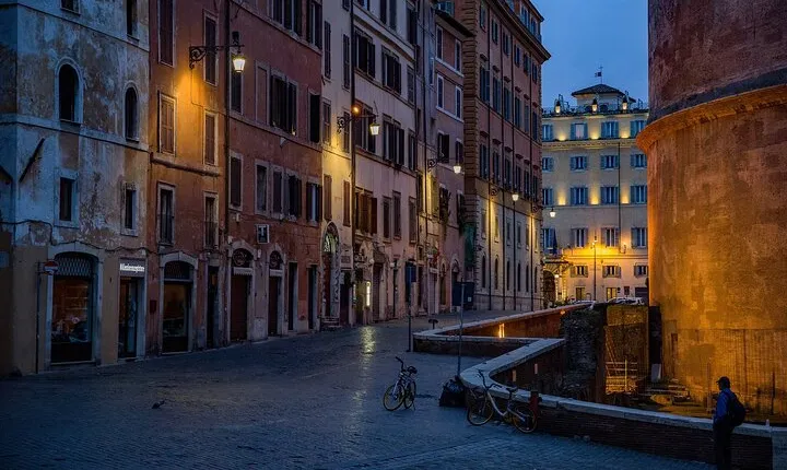Private transfer from San Marino to Rome with 2 hours for sightseeing