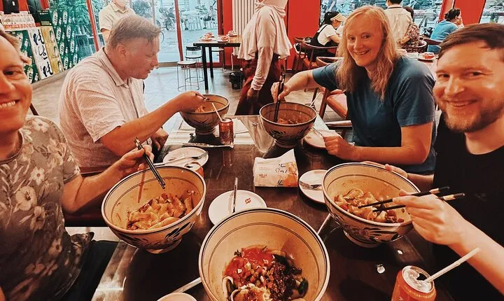 Private Full-Day Xi'an Highlights Tour with Pickup and Lunch