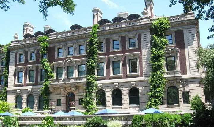 Private Tour New York City in the Gilded Age: A History of High Society