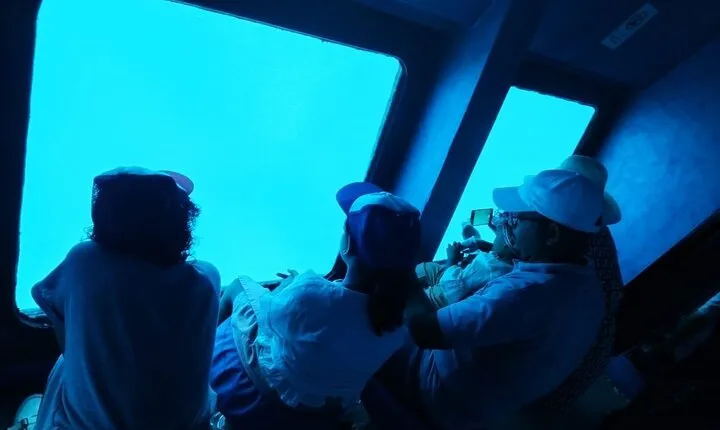 Snorkeling excursion in semi-submarine withِ transfer - Hurghada