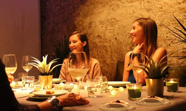 Valencia Old Town Tour with Wine & Tapas in 11th Century Historic Monument