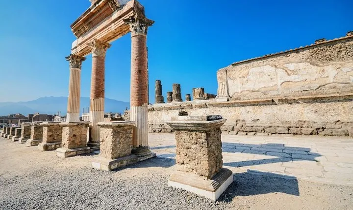 Shared Pompeii Tour from Naples – Guide & Tickets Included