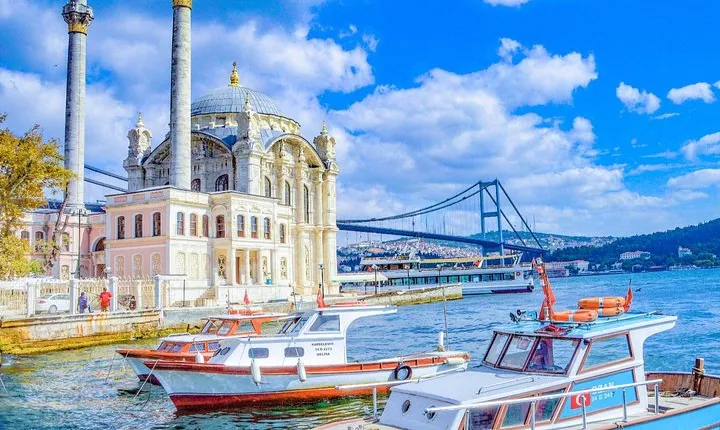 Dolmabahçe Palace with Bosphorus Cruise