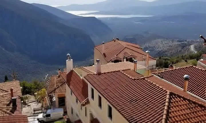 2 Day Private Tour to Thermopylae,Meteora,Ancient Plevrona,Oiniades and Delphi